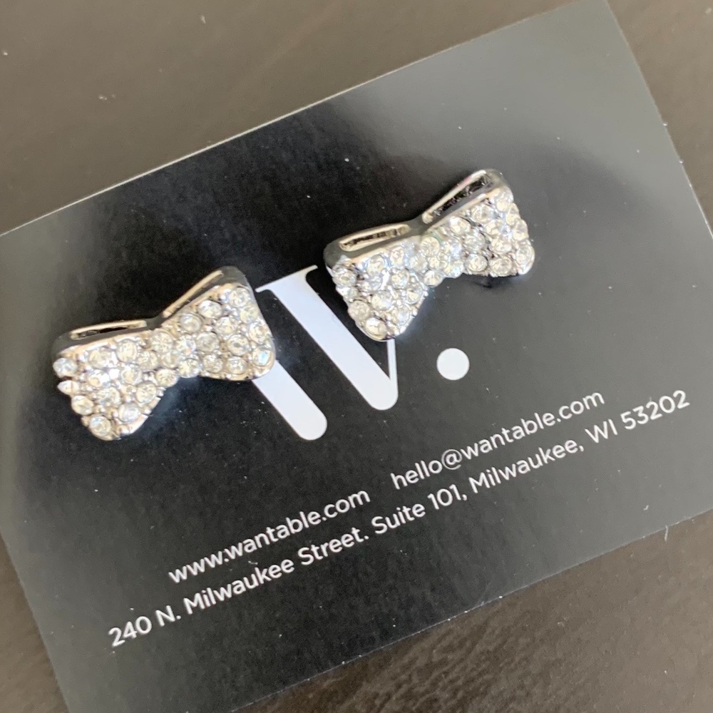 Wantable Bow Stud Earrings
